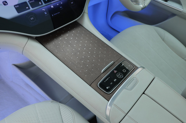 Second-hand 2023 Mercedes-Benz EQE SUV 500 4MATIC for sale in Gurgaon-14