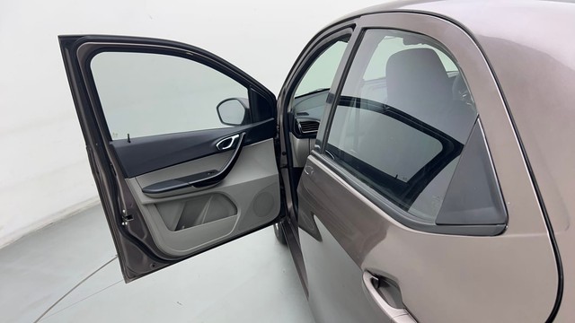 Second-hand 2016 Tata Tiago 1.2 Revotron XZ for sale in Ghaziabad-33