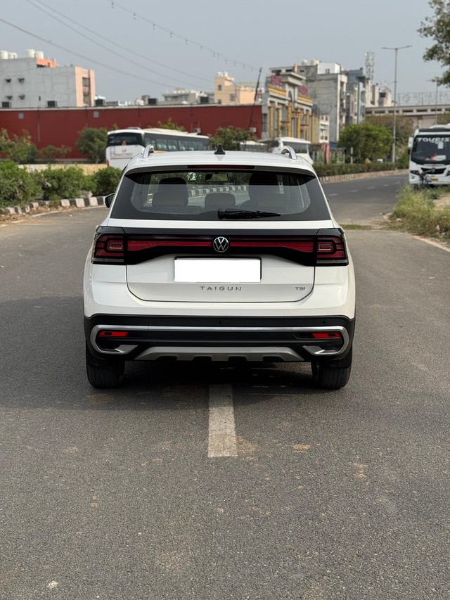 Second-hand 2022 Volkswagen Taigun 1.0 TSI Highline AT BSVI for sale in New Delhi-2