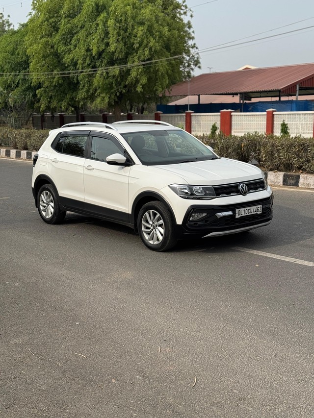 Second-hand 2022 Volkswagen Taigun 1.0 TSI Highline AT BSVI for sale in New Delhi-13