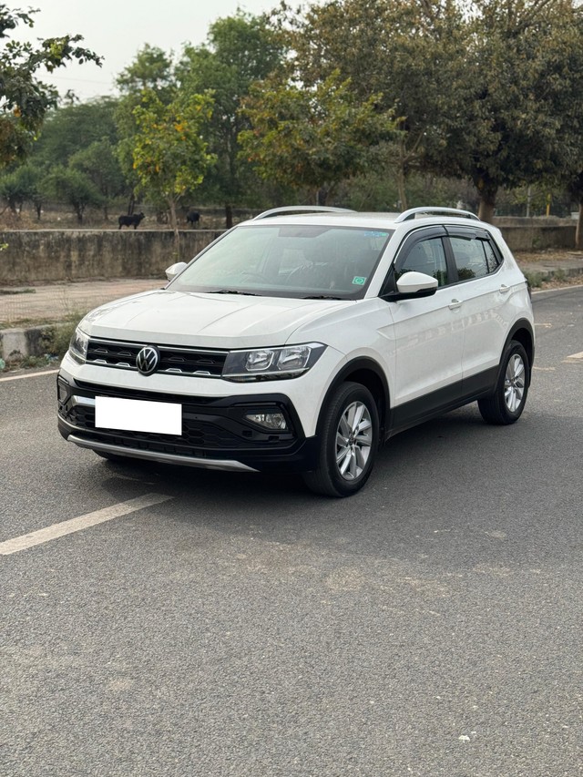Second-hand 2022 Volkswagen Taigun 1.0 TSI Highline AT BSVI for sale in New Delhi-4
