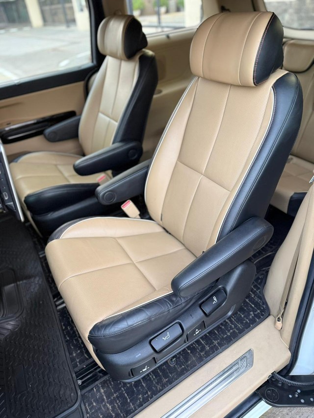 Second-hand 2020 Kia Carnival Limousine for sale in Mumbai-10