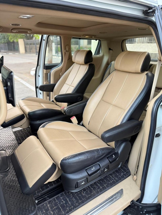 Second-hand 2020 Kia Carnival Limousine for sale in Mumbai-15