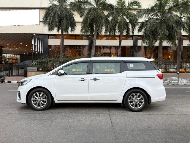 Second-hand 2020 Kia Carnival Limousine for sale in Mumbai-3