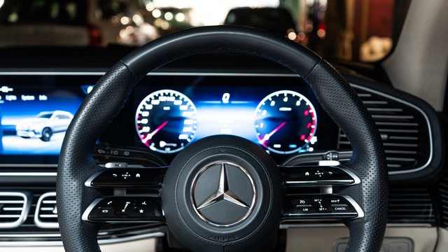 Second-hand 2024 Mercedes-Benz GLS 450 4matic for sale in New Delhi-16