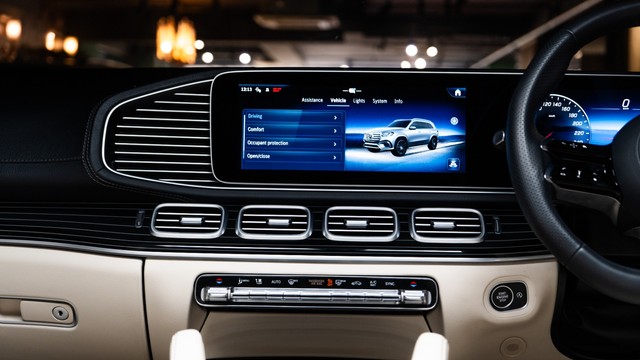 Second-hand 2024 Mercedes-Benz GLS 450 4matic for sale in New Delhi-18