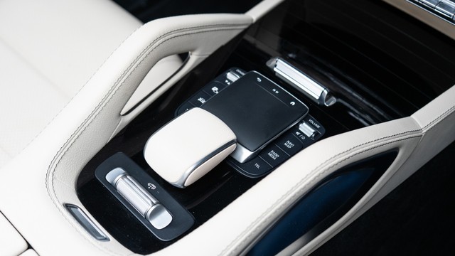 Second-hand 2024 Mercedes-Benz GLS 450 4matic for sale in New Delhi-14