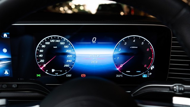 Second-hand 2024 Mercedes-Benz GLS 450 4matic for sale in New Delhi-4