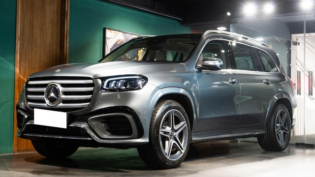 Second-hand 2024 Mercedes-Benz GLS 450 4matic for sale in New Delhi-9
