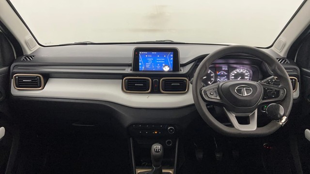 Second-hand 2022 Tata Punch Accomplished CNG for sale in Kanpur-11