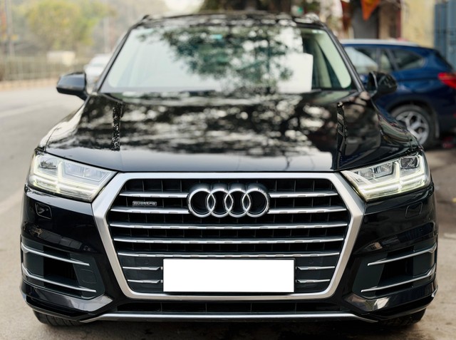 Second-hand 2018 Audi Q7 45 TDI Quattro Premium Plus for sale in New Delhi-4