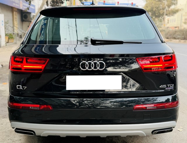 Second-hand 2018 Audi Q7 45 TDI Quattro Premium Plus for sale in New Delhi-26