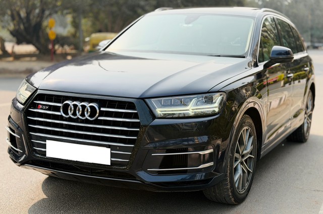 Second-hand 2016 Audi Q7 45 TDI Quattro Technology for sale in New Delhi-2