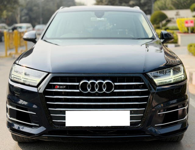 Second-hand 2016 Audi Q7 45 TDI Quattro Technology for sale in New Delhi-3