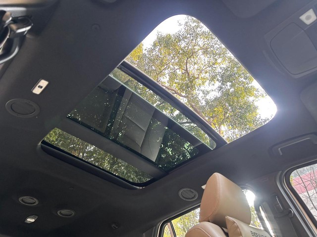 Second-hand 2019 Ford Endeavour 3.2 Titanium AT 4X4 for sale in New Delhi-21