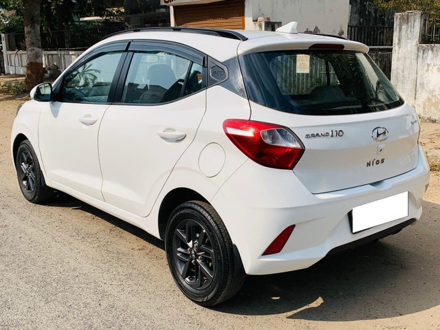 Second-hand 2019 Hyundai Grand i10 Nios AMT Sportz for sale in Ahmedabad-4