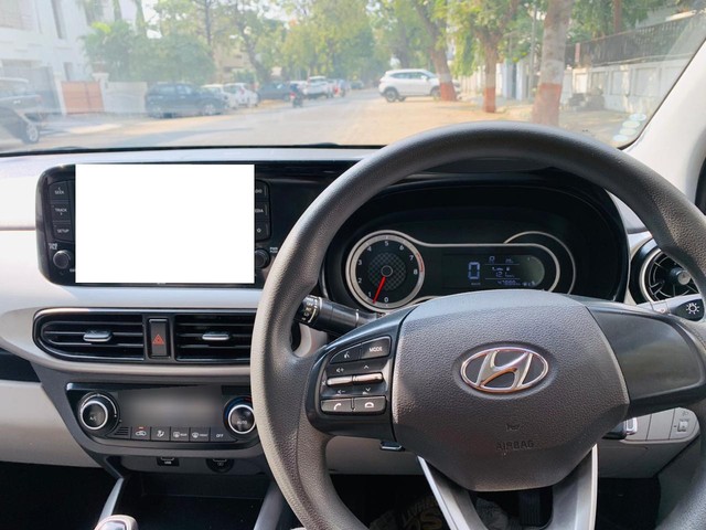 Second-hand 2019 Hyundai Grand i10 Nios AMT Sportz for sale in Ahmedabad-2