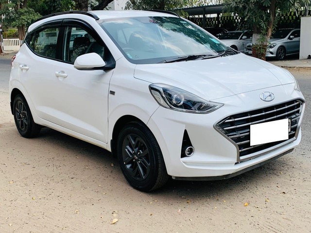 Second-hand 2019 Hyundai Grand i10 Nios AMT Sportz for sale in Ahmedabad-3