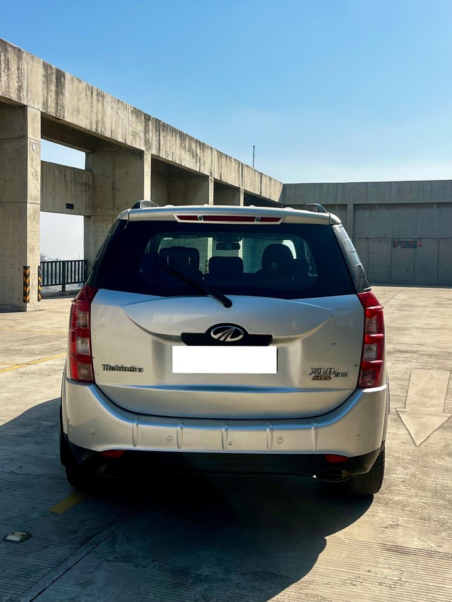 Second-hand 2012 Mahindra XUV500 W8 2WD for sale in Ahmedabad-2