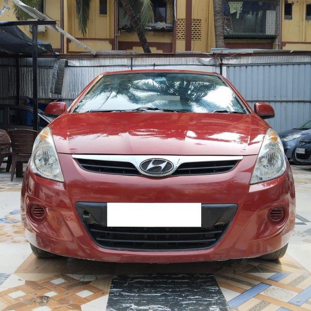 Second-hand 2011 Hyundai i20 1.2 Magna for sale in Mira Road-2
