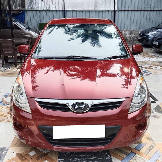 Second-hand 2011 Hyundai i20 1.2 Magna for sale in Mira Road-6
