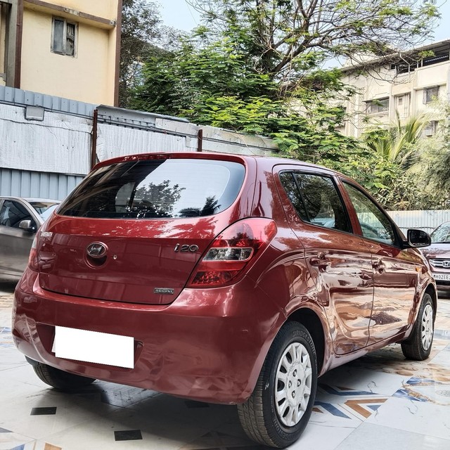 Second-hand 2011 Hyundai i20 1.2 Magna for sale in Mira Road-8