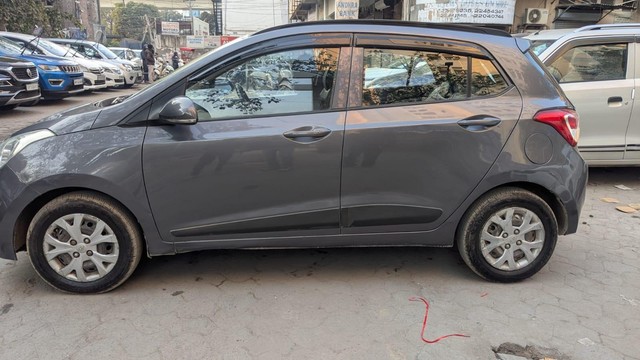 Hyundai Grand i10 Sportz Second-hand 2015 Hyundai Grand i10 Sportz for sale in New Delhi-5
