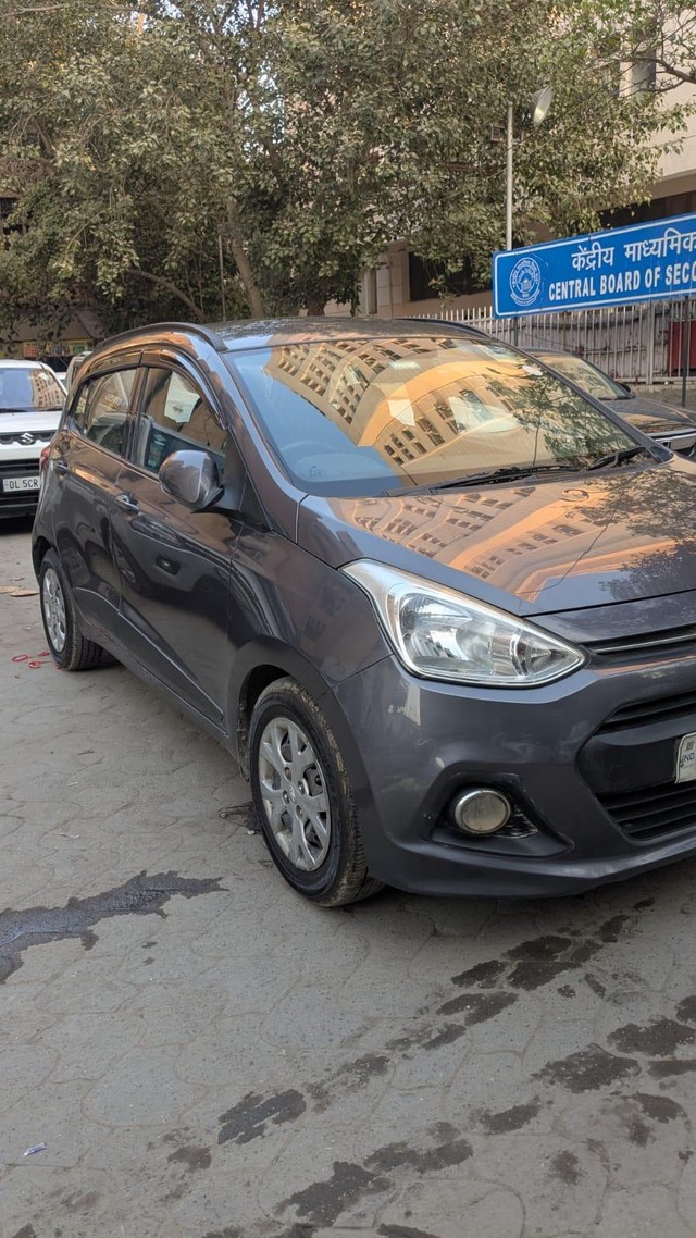 Hyundai Grand i10 Sportz Second-hand 2015 Hyundai Grand i10 Sportz for sale in New Delhi-3