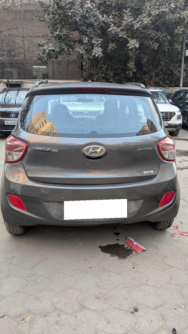 Hyundai Grand i10 Sportz Second-hand 2015 Hyundai Grand i10 Sportz for sale in New Delhi-1