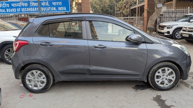 Hyundai Grand i10 Sportz Second-hand 2015 Hyundai Grand i10 Sportz for sale in New Delhi-4