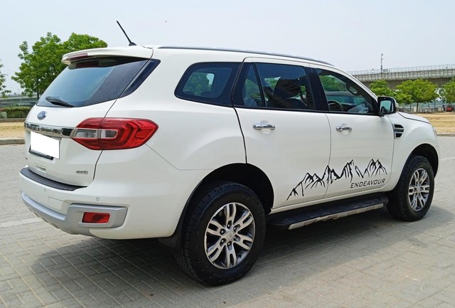 Second-hand 2018 Ford Endeavour 3.2 Titanium AT 4X4 for sale in Ahmedabad-1
