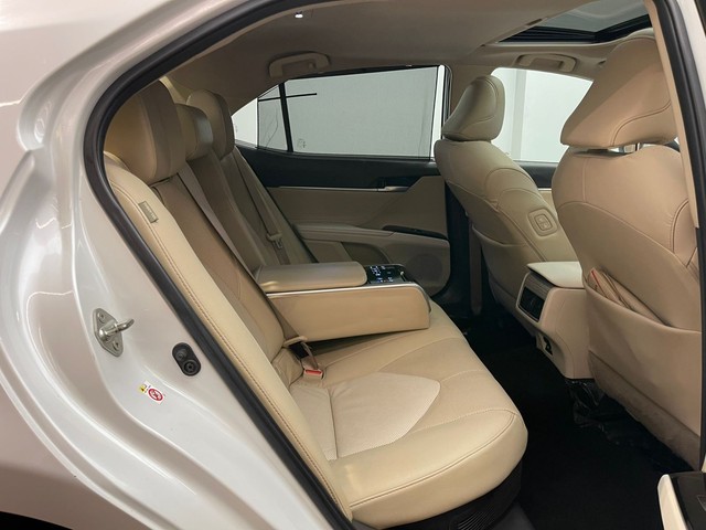 Second-hand 2021 Toyota Camry Hybrid 2.5 for sale in Mumbai-10