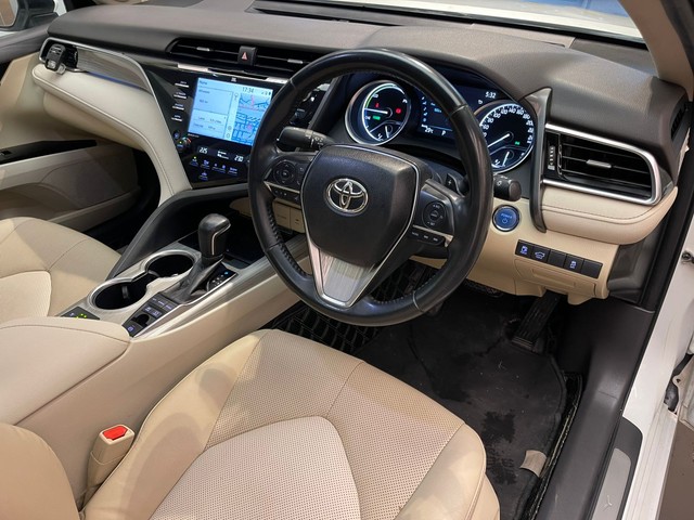 Second-hand 2021 Toyota Camry Hybrid 2.5 for sale in Mumbai-8