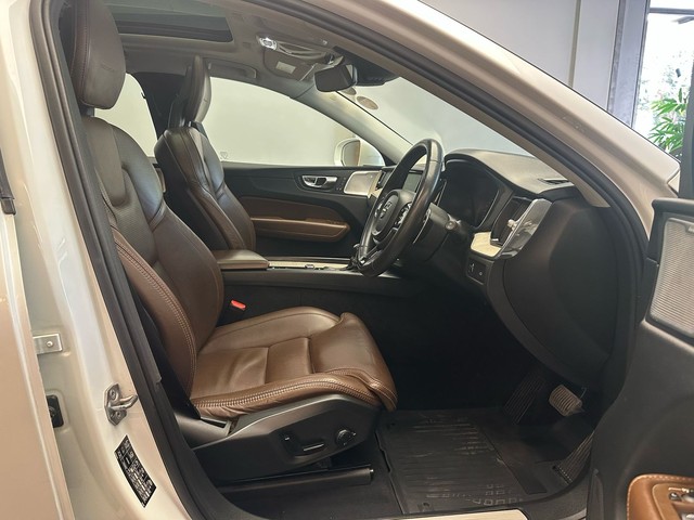 Second-hand 2018 Volvo XC60 Inscription D5 BSIV for sale in Mumbai-6