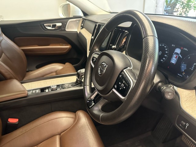 Second-hand 2018 Volvo XC60 Inscription D5 BSIV for sale in Mumbai-8