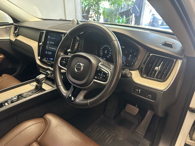 Second-hand 2018 Volvo XC60 Inscription D5 BSIV for sale in Mumbai-13