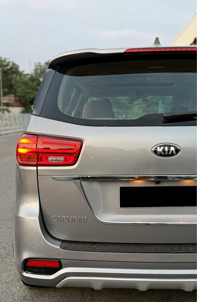 Second-hand 2020 Kia Carnival Prestige 6 STR for sale in New Delhi-7