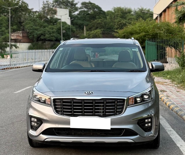 Second-hand 2020 Kia Carnival Prestige 6 STR for sale in New Delhi-4