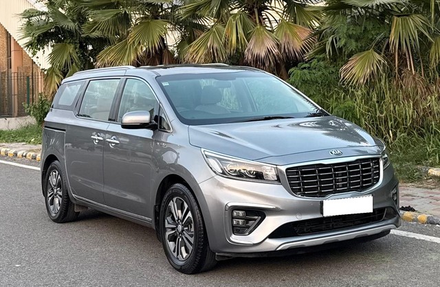 Second-hand 2020 Kia Carnival Prestige 6 STR for sale in New Delhi-0
