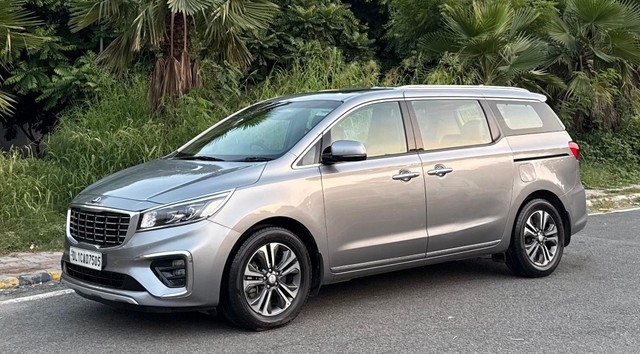 Second-hand 2020 Kia Carnival Prestige 6 STR for sale in New Delhi-5