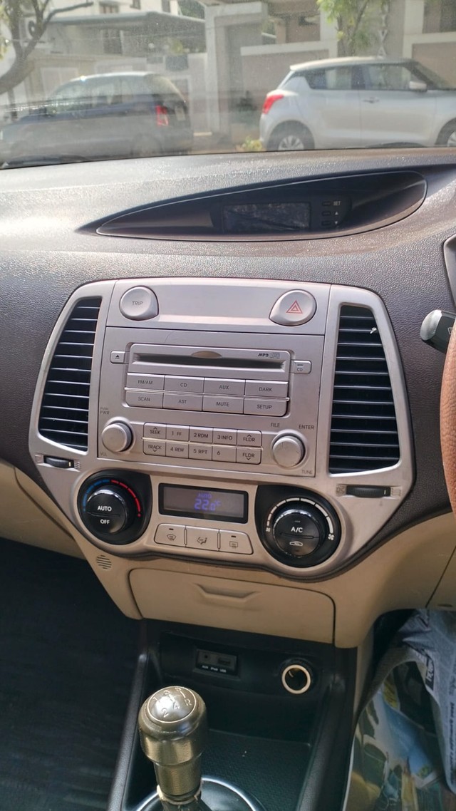 Second-hand 2011 Hyundai i20 1.2 Magna for sale in Coimbatore-6