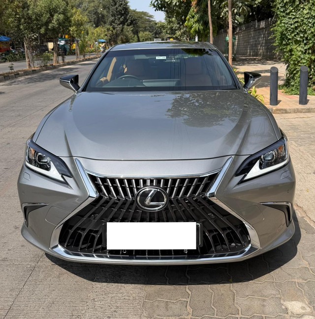 Second-hand 2024 Lexus ES 300h Exquisite for sale in Bangalore-3