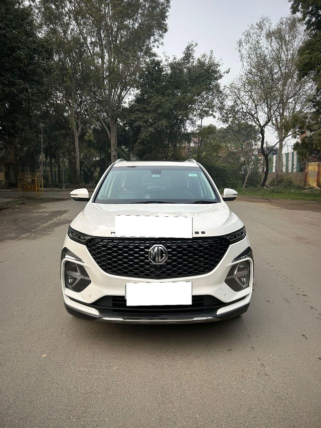 Second-hand 2022 MG Hector Plus Sharp Diesel MT for sale in New Delhi-6