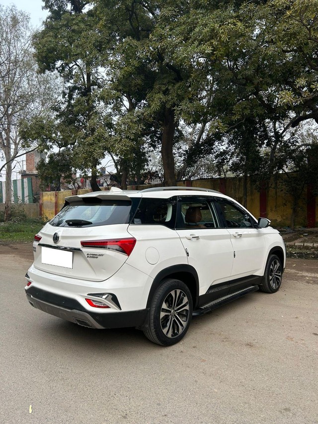 Second-hand 2022 MG Hector Plus Sharp Diesel MT for sale in New Delhi-10