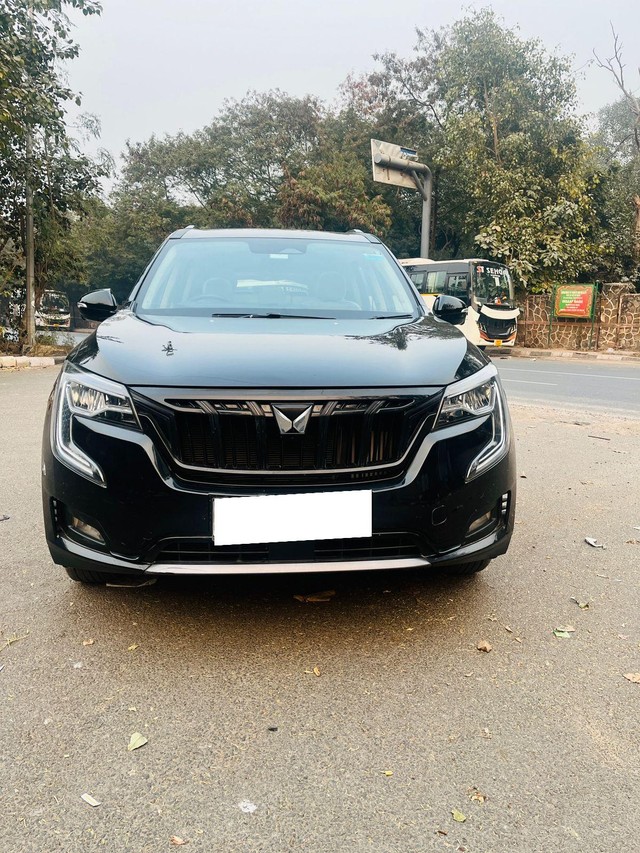 Second-hand 2024 Mahindra XUV700 AX7L 7Str AT for sale in New Delhi-4