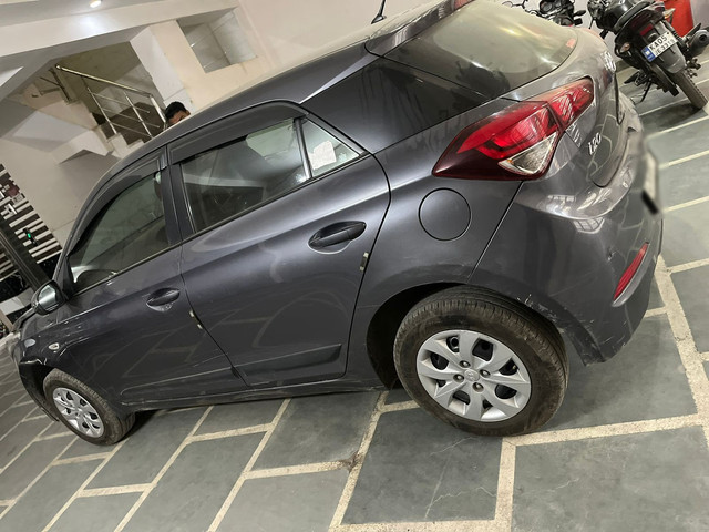 Hyundai i20 Magna 1.2 Second-hand 2017 Hyundai i20 Magna 1.2 for sale in New Delhi-3