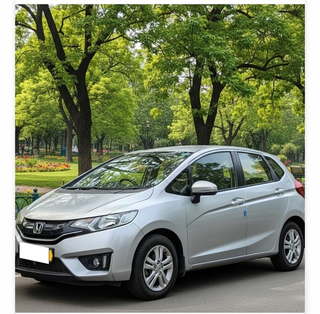 Second-hand 2016 Honda Jazz 1.2 SV i VTEC for sale in Sahibabad-3