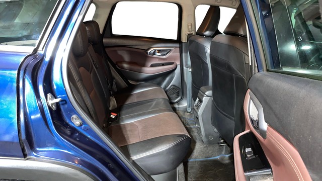 Second-hand 2022 Maruti Suzuki Grand Vitara Alpha AT BSVI for sale in Howrah-16