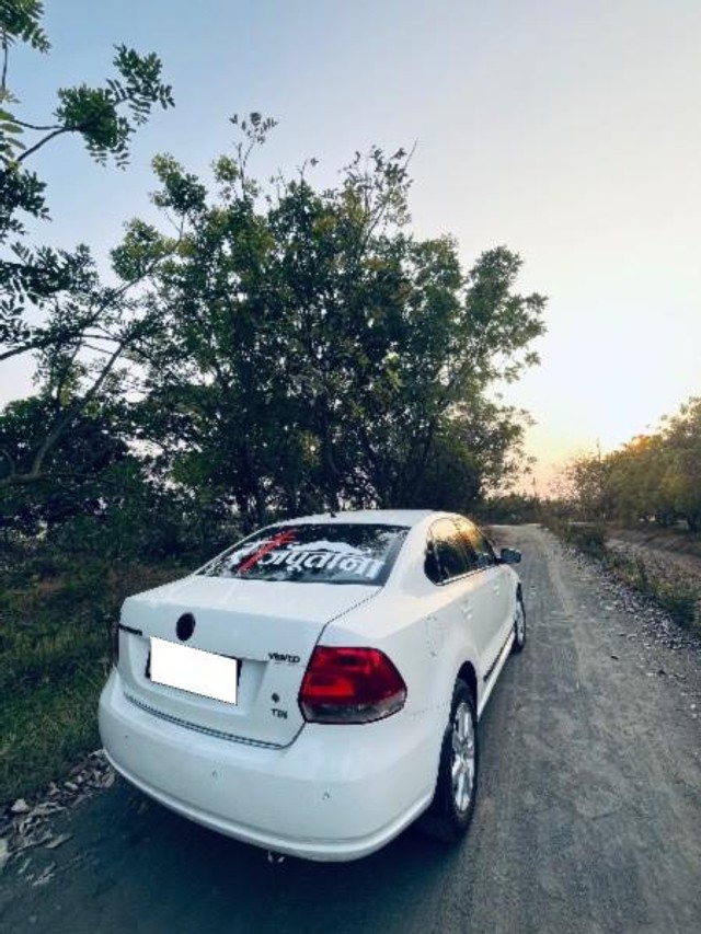 Second-hand 2013 Volkswagen Vento Diesel Highline for sale in Surat-2