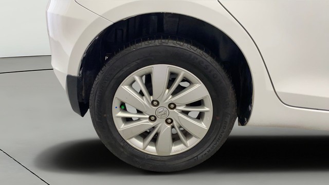 Second-hand 2015 Maruti Swift ZXI for sale in Kochi-25